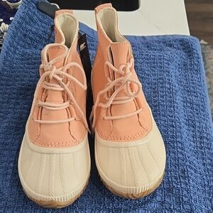 Sorel Peach and Cream Lace-Up Boots